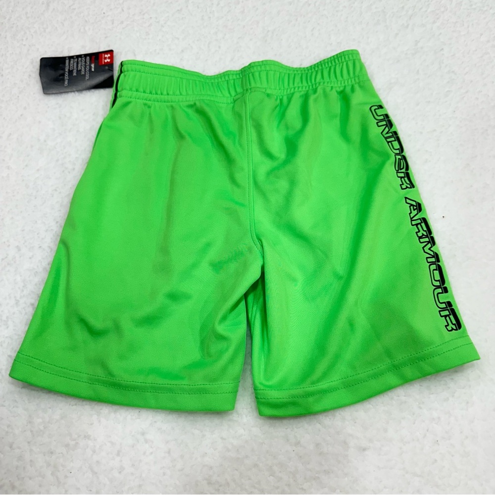 Boys Under Armour Shorts - Picture 3 of 11